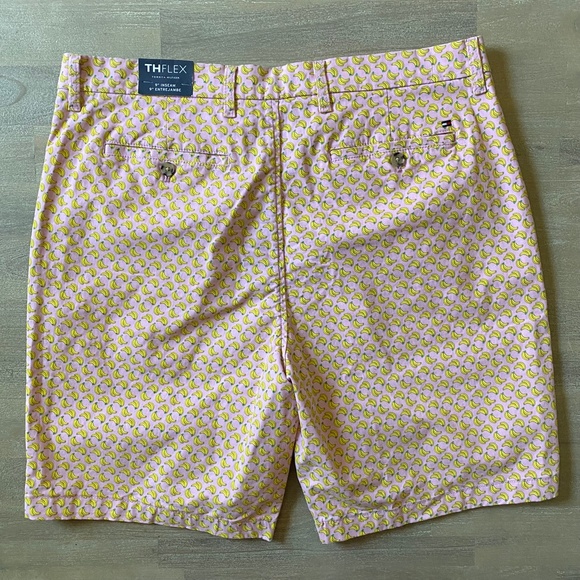 Tommy Hilfiger TH Flex 9” Chino Shorts Banana Print Mens Size 36 Pink / Yellow - Picture 4 of 4